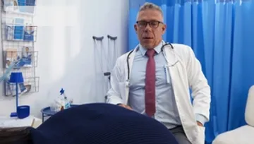Brazzers: Mick Helps His Patient Relax