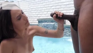 BBC Pie: Lola Rose in shorts handjob