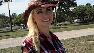 Stranded Teens - Jade Amber sucks dick and fucks