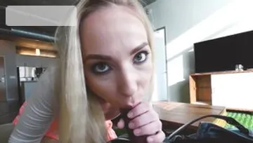 Sis Loves Me: Slut masturbation