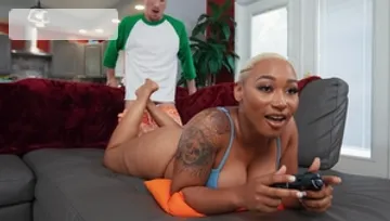 Brazzers: Tattooed BBW Enters Ethan & Daphne's Life