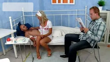 BANG.com: Facial together with blonde Honey Winter