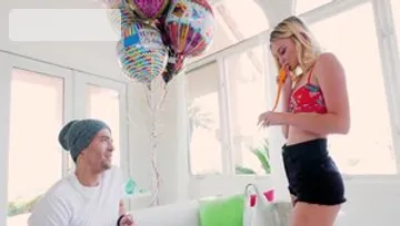 Petite boyfriend Kenzie Kai hardcore seduced in HD