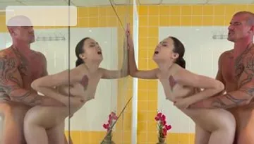 Brunette Elle Rose handjob