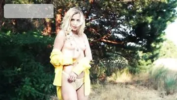 MetArt X: Shaved Lisa Dawn posing sex scene