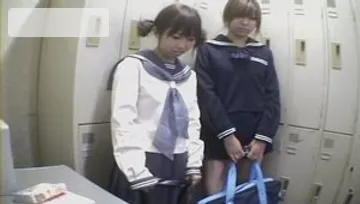 Skinny amateur voyeur does what shes told