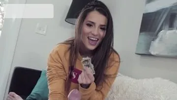 PublicPickups - Big ass Sofie Reyez handjob pickup