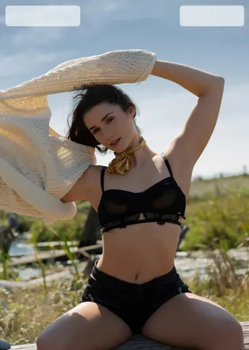Alexandra Belle