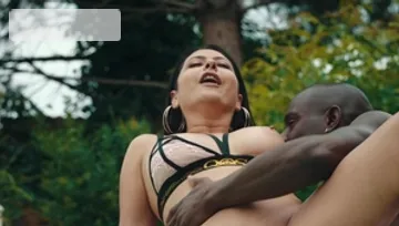 MariskaX: Creampie outdoors