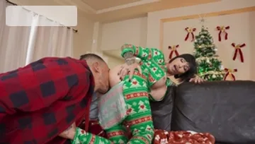 Brazzers: Yule Log F**k: Burning Desires