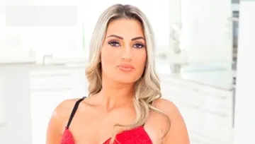 All Internal: MILF Nikki Saint handjob porn