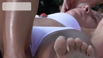 Fucking amateur wearing bikini in the bath