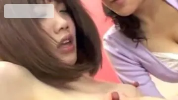 Thick japanese lesbo rubbing