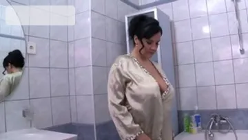 Bubble butt mature needs good fuck HD