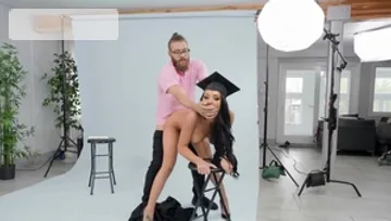 Brazzers Exxtra: Photographer Gianna Grey handjob
