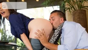 RealWifeStories: Dana Dearmond close up handjob XXX video