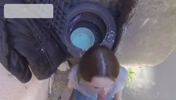 Amateur goes in for sucking dick