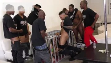 ClubBlowBang 2 - Hardcore facial with babe