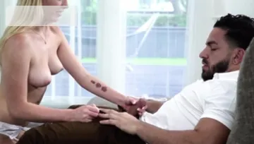 PassionHD: Dixie Lynn gets plowed in the bed