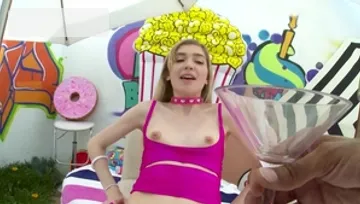 Nympho - Mackenzie Moss squirting porn