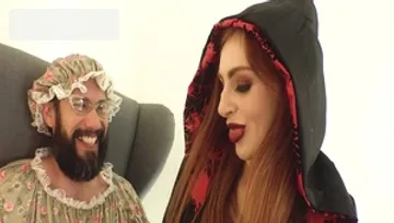 Loud sex in the company of very hot mature