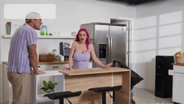 Brazzers: Scott Fingers Lily's Bubble Butt
