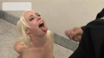 Lorelei Lee, Piss Drinker, Golden Shower, Urine And engulfing 10-Pounder